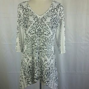Shark bite tunic white and black